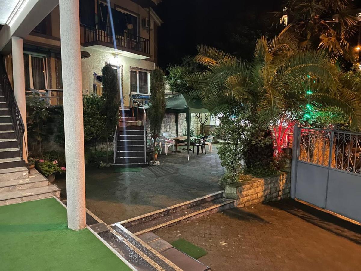 Guest House Nino マヒンジャウリ エクステリア 写真